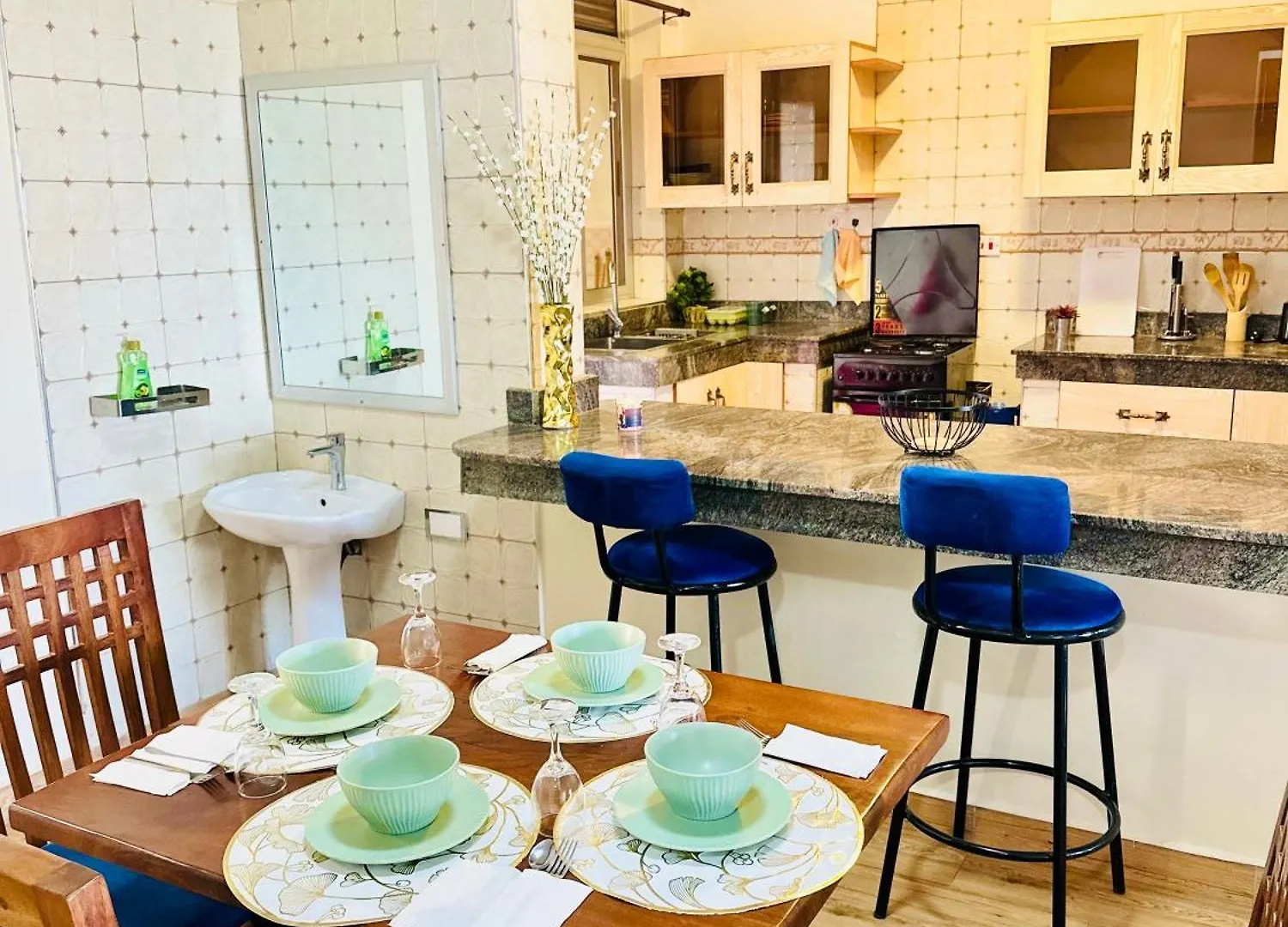 Tranquil Lakefront Haven Kampala Apartment